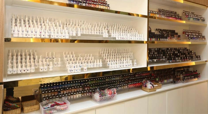 Take Care Salon of Beauty (Emquartier Branch)  6