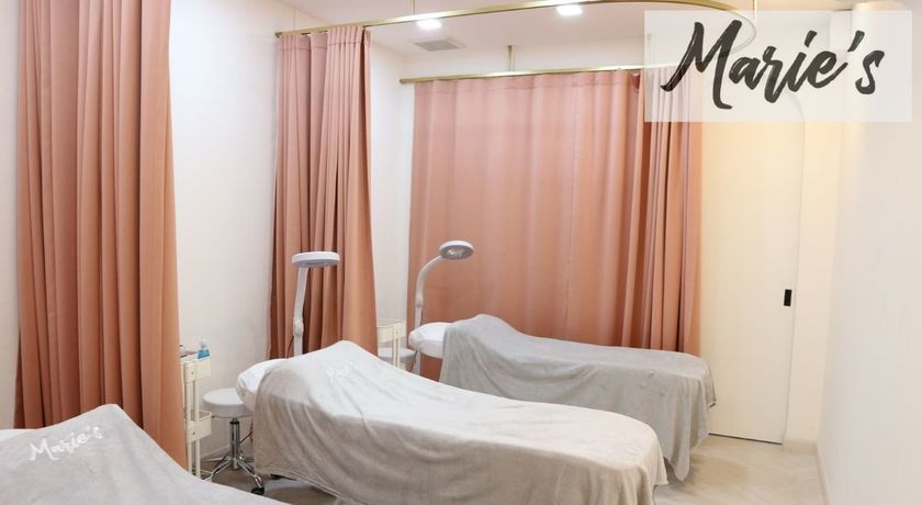 Marie's Brow and Lash Studio  1