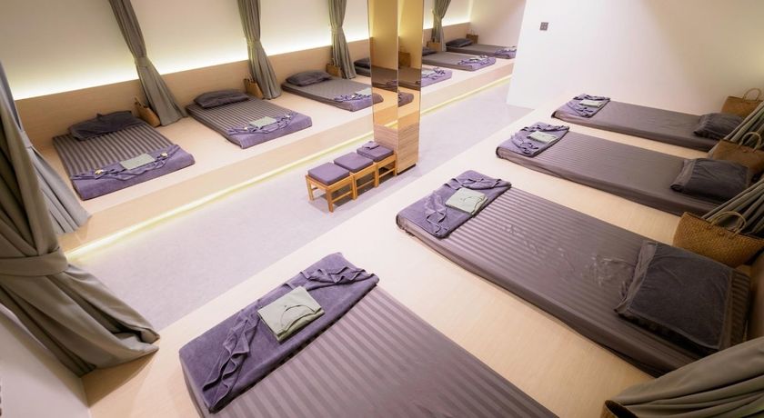 One More Thai Massage (Chit Lom Branch)  7