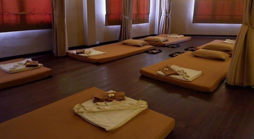 Maneeya Health & Massage  5