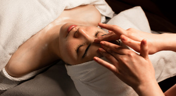 Take Care Salon of Beauty (Sukhumvit 35 Branch)  1.2