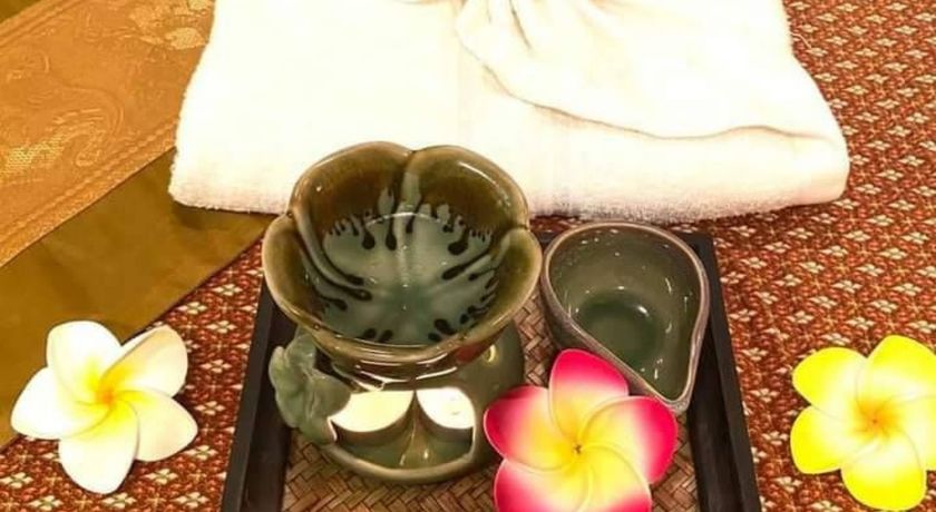 Naleen Massage  14