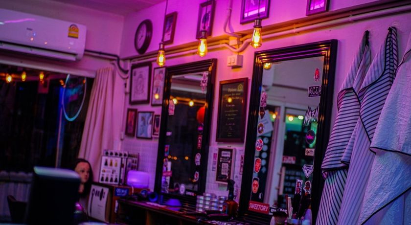 Phahol 69 salon & barber shop  2