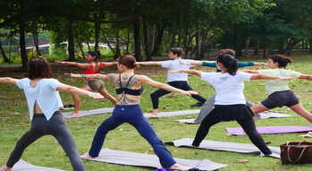 Embrace Energy Yoga Bangkok Embrace Energy Yoga Bangkok - เอ็มเบรซ เอ็นเนอร์จี้ โยคะ แบงค็อก คลาสโยคะหลากหลายระดับ พระราม 4 P1007426