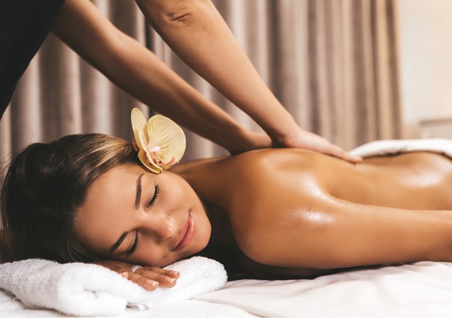 Botanica Nails Spa & Massage  line_oa_chat_251103_143341