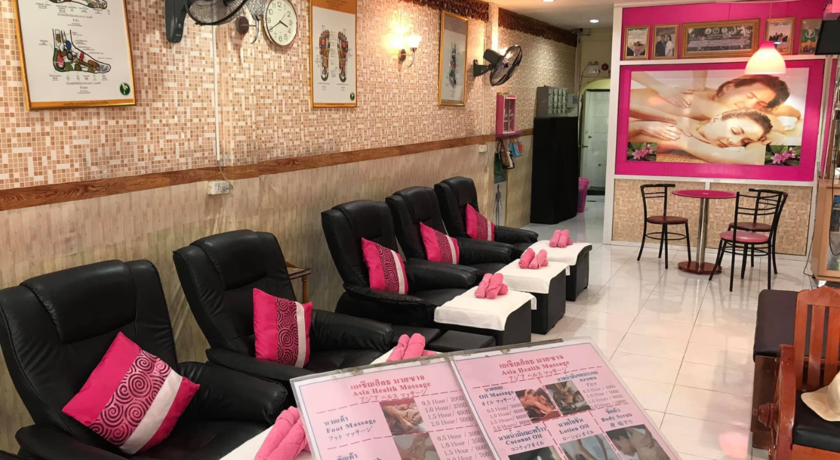 Holiday Relax Massage  6