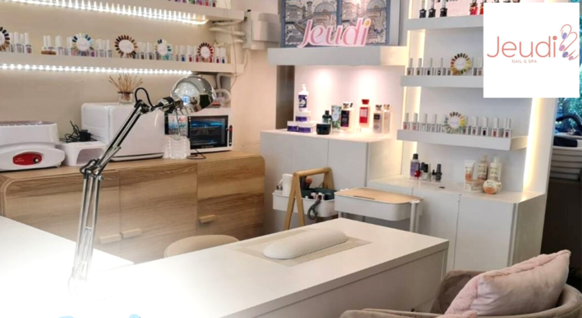 Jeudi Nail & Spa  1