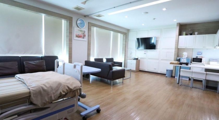 Vichaivej International Hospital Nongkhaem  4