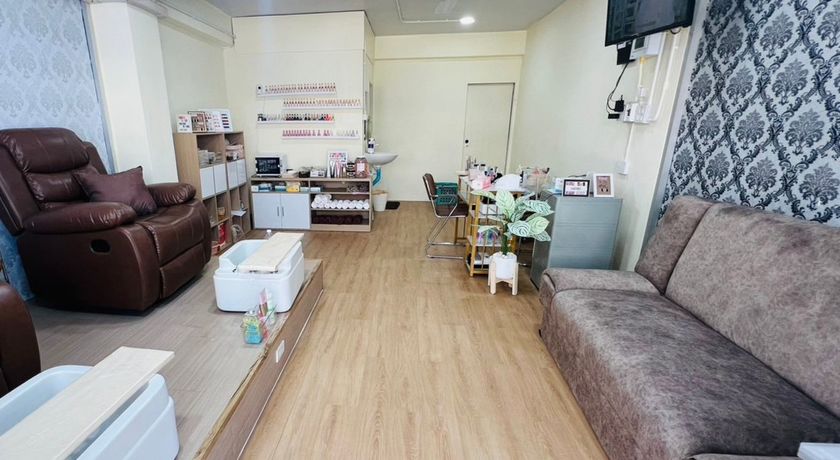 Nee Nail & Spa  4