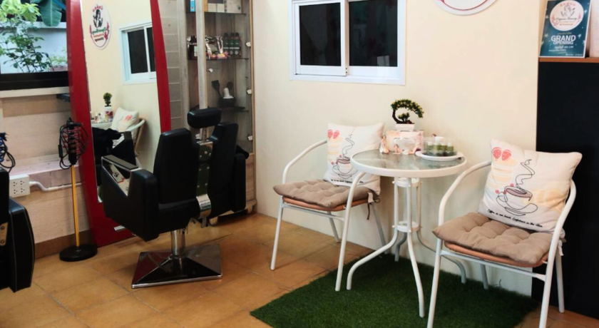 Rukpom Hair Spa & Massage รักษ์ผม Hair Spa & Massage 7