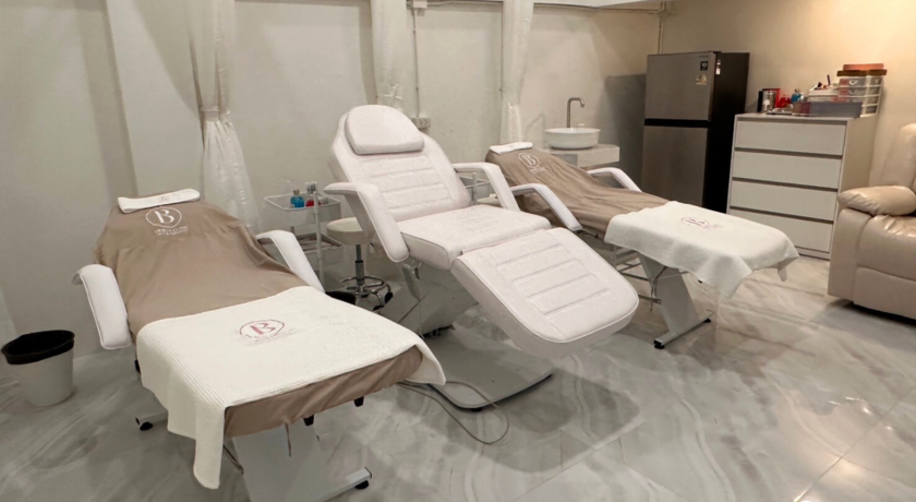 Dr.Bua Clinic Phetburi  2