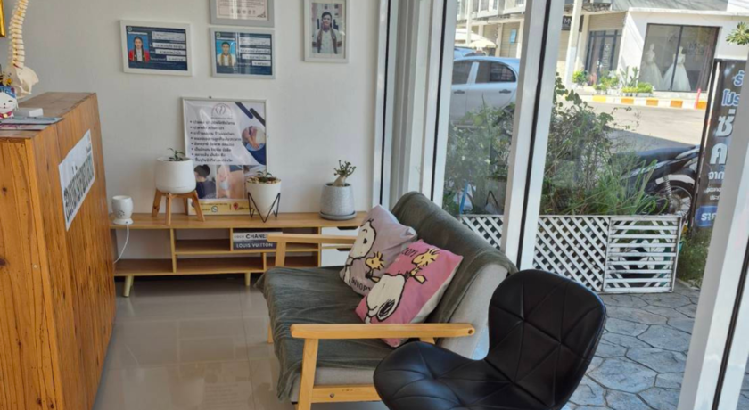 Duangruthai Physiotherapy Clinic  3