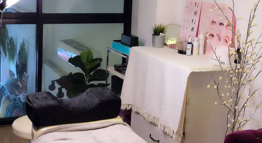 Glam Bar Beauty Studio  4