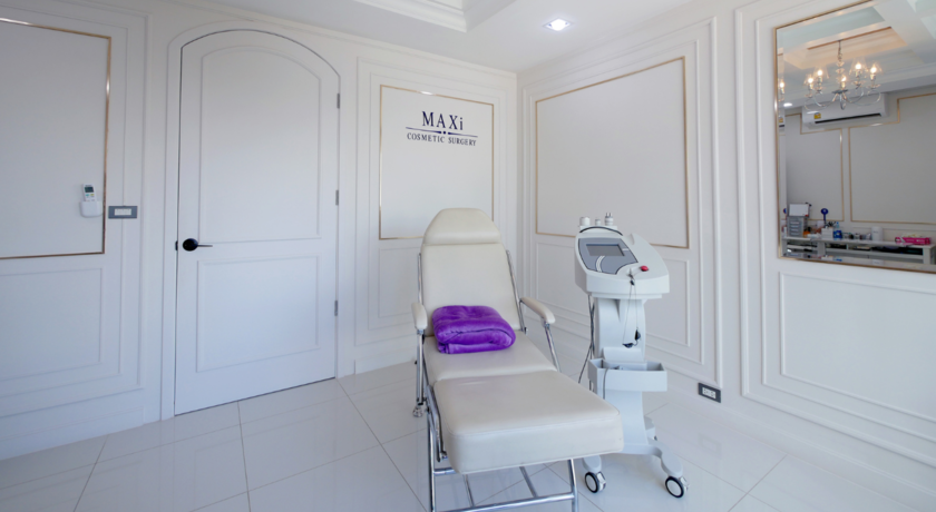 MAXi Cosmetic Surgery (Samyan)  9