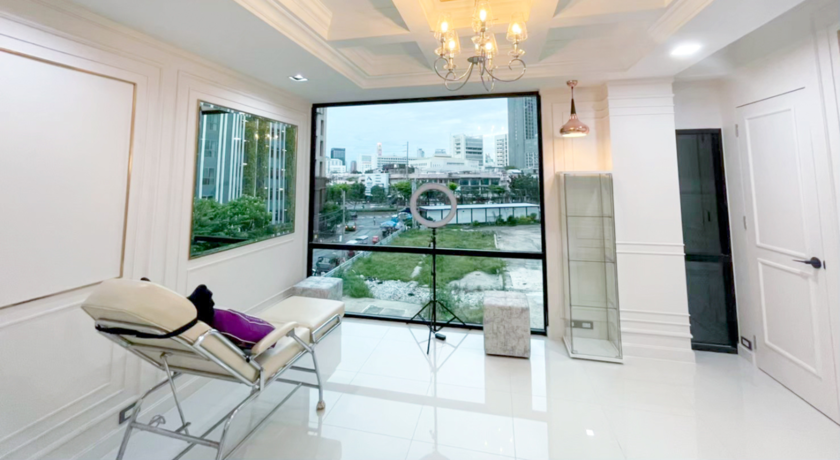 MAXi Cosmetic Surgery (Samyan)  10