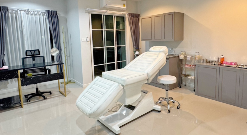 Doctor Than Clinic  3