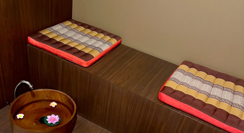 Chalisa Massage & Spa  8