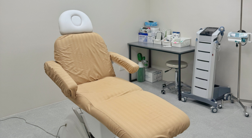 GlowGen Wellness Clinic (Ekkamai)  3