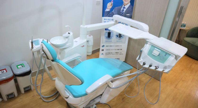 Bangkok Smile Dental Clinic (One Bangkok Branch)  4