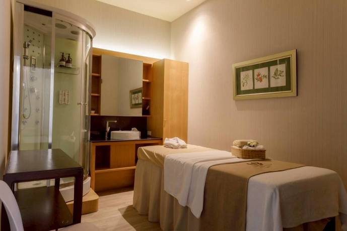 Wellness Massage and Spa  line_oa_chat_250627_112653_-_Copy