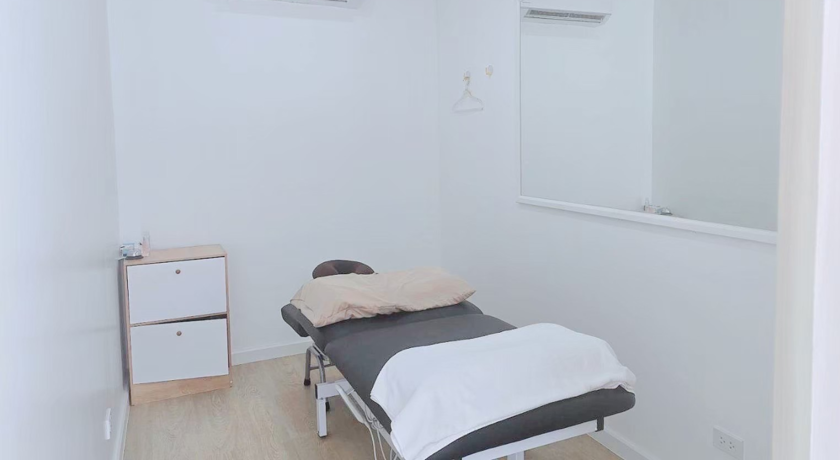 Rachata Gaya Physiotherapy Clinic (Sai Mai) รัชตกายา คลินิกกายภาพบำบัด (สาขา สายไหม) 7