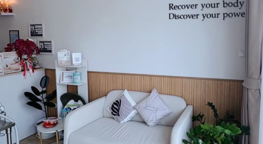 Rachata Gaya Physiotherapy Clinic (Don Mueang) รัชตกายา คลินิกกายภาพบำบัด (สาขา ดอนเมือง) 4