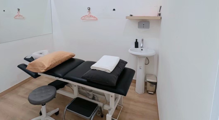 Rachata Gaya Physiotherapy Clinic (Don Mueang) รัชตกายา คลินิกกายภาพบำบัด (สาขา ดอนเมือง) 5
