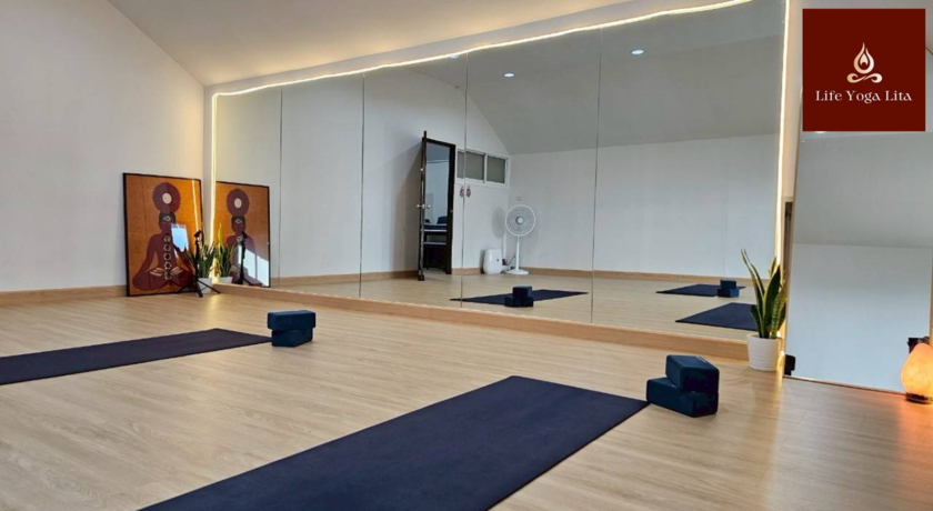 Life Yoga Lita Life Yoga Lita 1