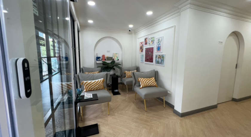 SESH Clinic (Silom Connect)  2