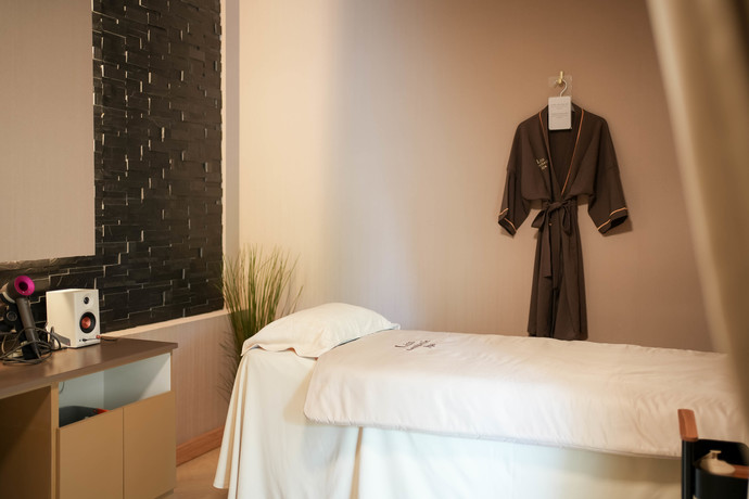 Lizz Aesthetic Spa (นวดศีรษะ นวดหน้า นวดอโรม่า)  DSC01641