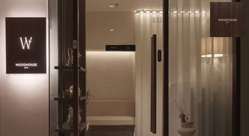 WOODHOUSE SPA (BTS Nana , Sukhumvit 6) WOODHOUSE SPA - วู้ดเฮ้าส์ สปา นวดไทย สุขุมวิท 6 ใกล้ BTS นานา cover