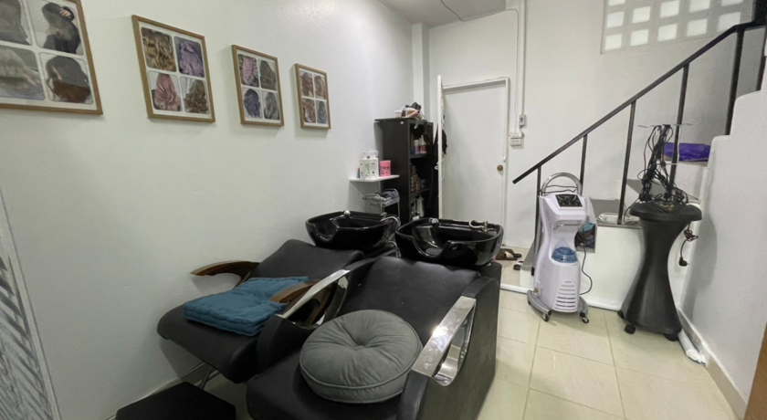 LUSH Hair & Nail Salon  5