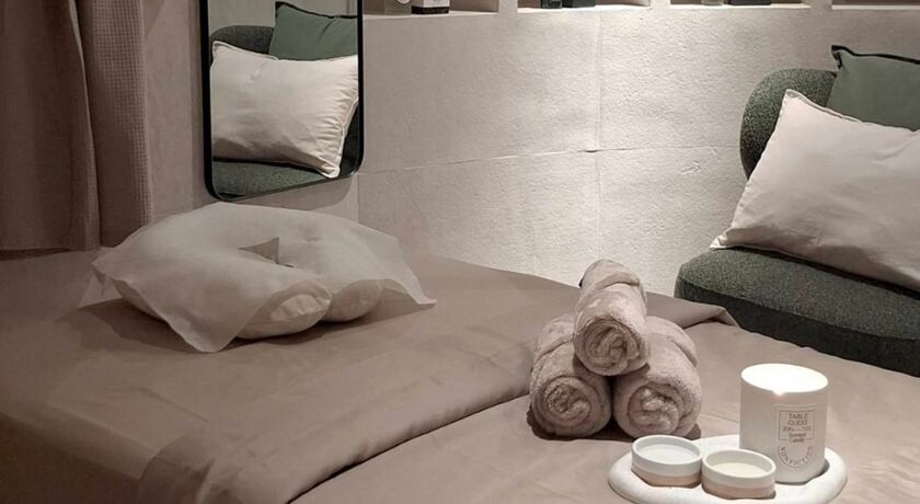 Aloha Studio Nails & Spa (SuKhumvit 77) (Original Korea Head Spa)  13