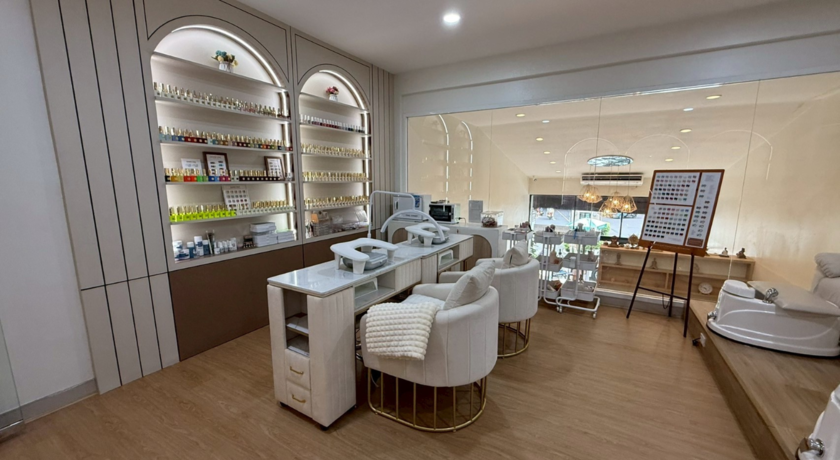 Top Nails (Sukhumvit 49)  3