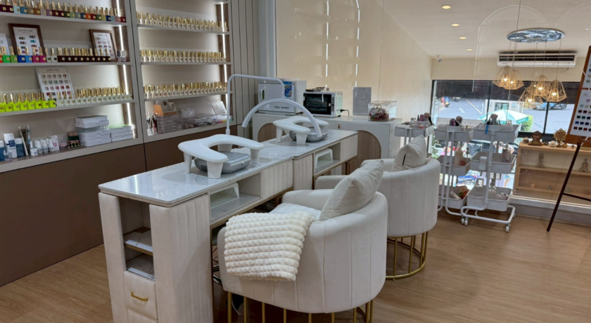 Top Nails (Sukhumvit 49)  2