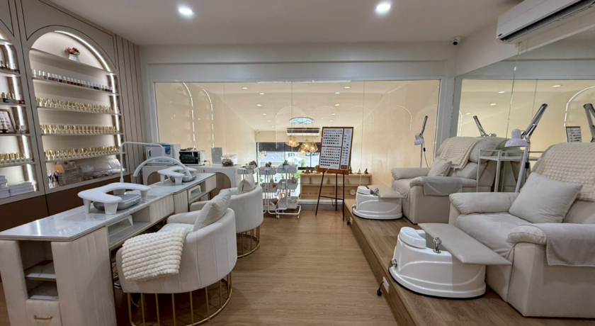Top Nails (Sukhumvit 49)  4