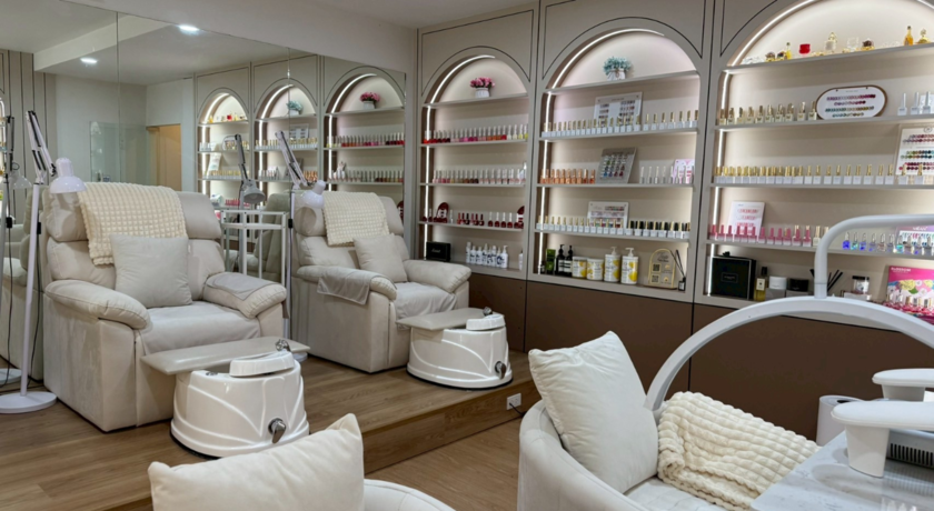 Top Nails (Sukhumvit 49)  5