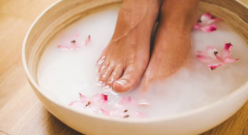 Mena & Thicha Nail Spa  8