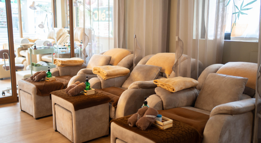 Natural Touch Massage & Nails Spa @Phayanak Ratchathewi  120