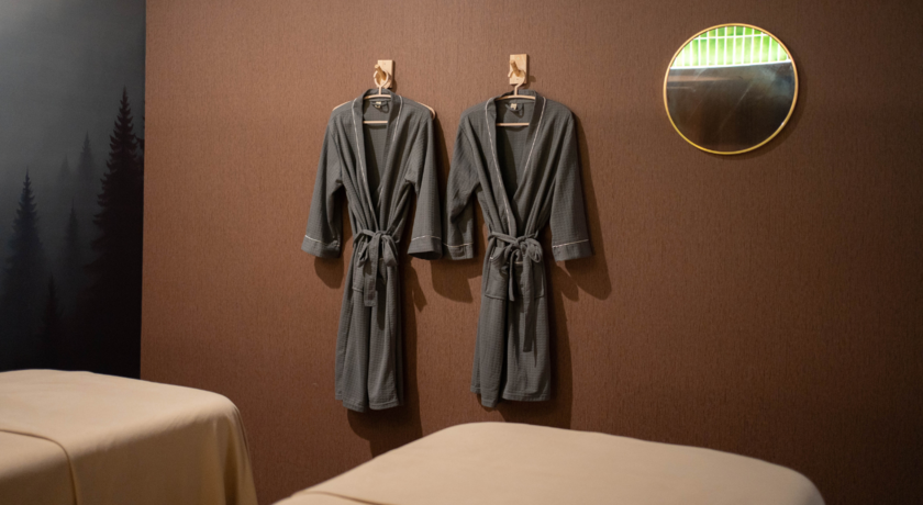 Natural Touch Massage & Nails Spa @Phayanak Ratchathewi  121