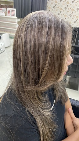 J-Cut Hair & Eyelash  image_picker_C0F64CF7-7053-4244-926E-9A971ED595AE-76275-000009F617C7455C