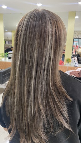 J-Cut Hair & Eyelash  image_picker_C83E7F22-5698-462A-8E7B-2AC862157570-76275-000009F61BF6D489