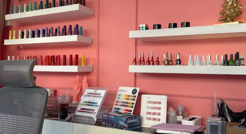 Pinks Nails & Eyelashs  3