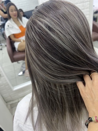 The First Salon  image_picker_17B4890B-16FF-4A25-9F7C-AF3B66E4C486-2737-0000011481E34CC4