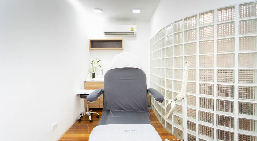 Medivisage Clinic (Rama 9)  4