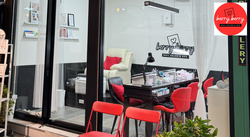 Berry Berry Nail Salon & Spa  1