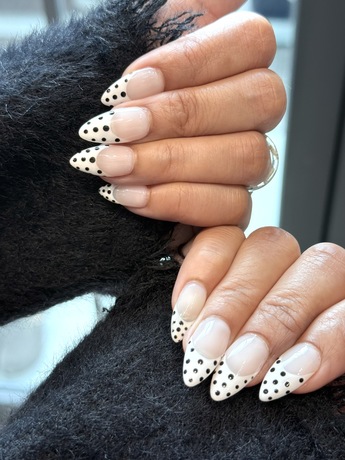Build_lashandnail  image_picker_049CF617-6AD2-4D7B-ABA0-70F186958FA0-52890-000011740C22055C