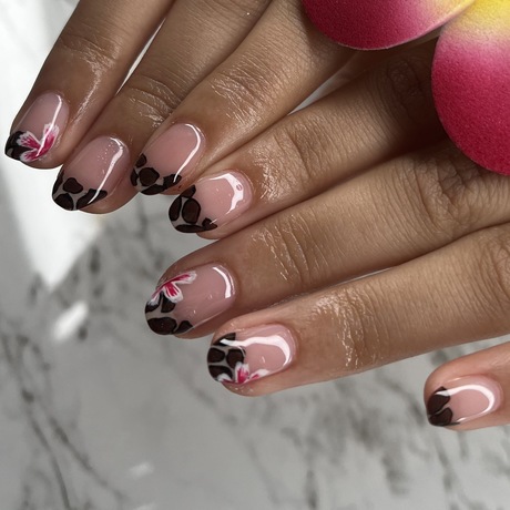 Build_lashandnail  image_picker_EEE87A19-4C72-4369-A0BC-81EFAA88185E-52890-000011740C5483BF