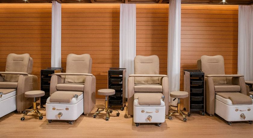 Gent & Tonic By Suitcube (Phuket) Gent & Tonic - กรูมมิ่งและสปามือเท้า ภูเก็ต 3