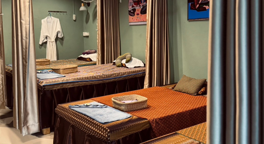 Panisara V. Health Massage  2